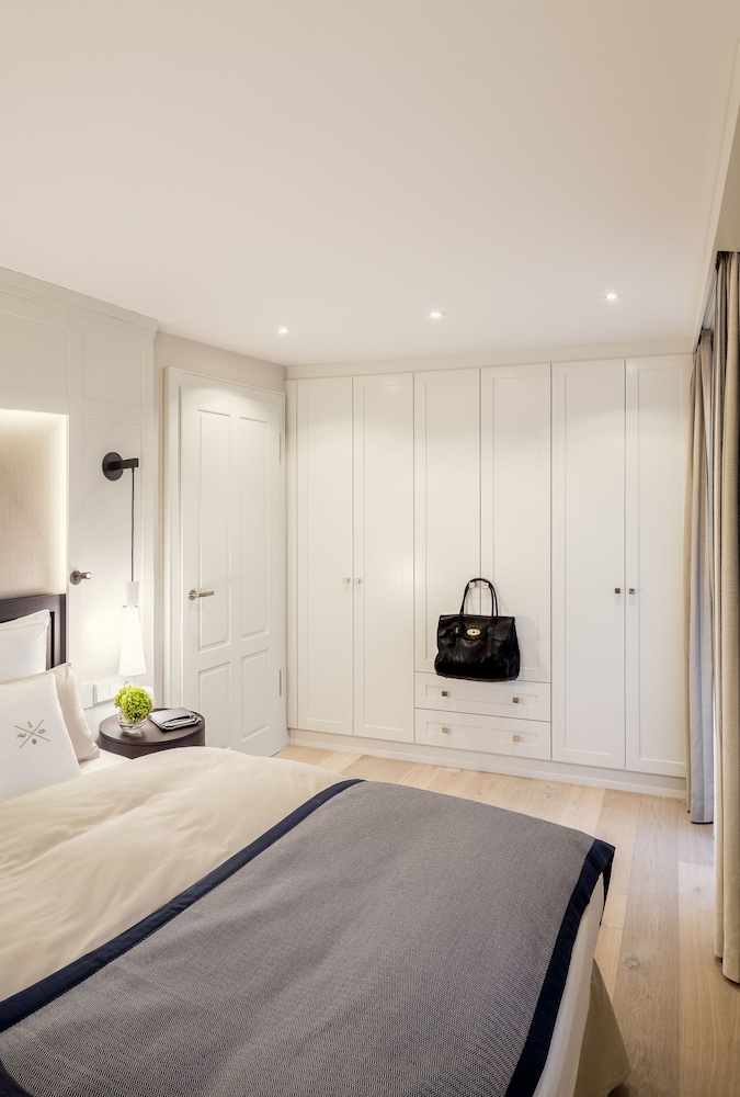Suite, Multiple Beds thumbnail 5