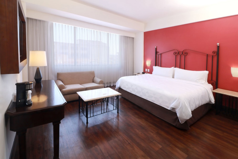 Standard Room, 1 King Bed - Photo 3
