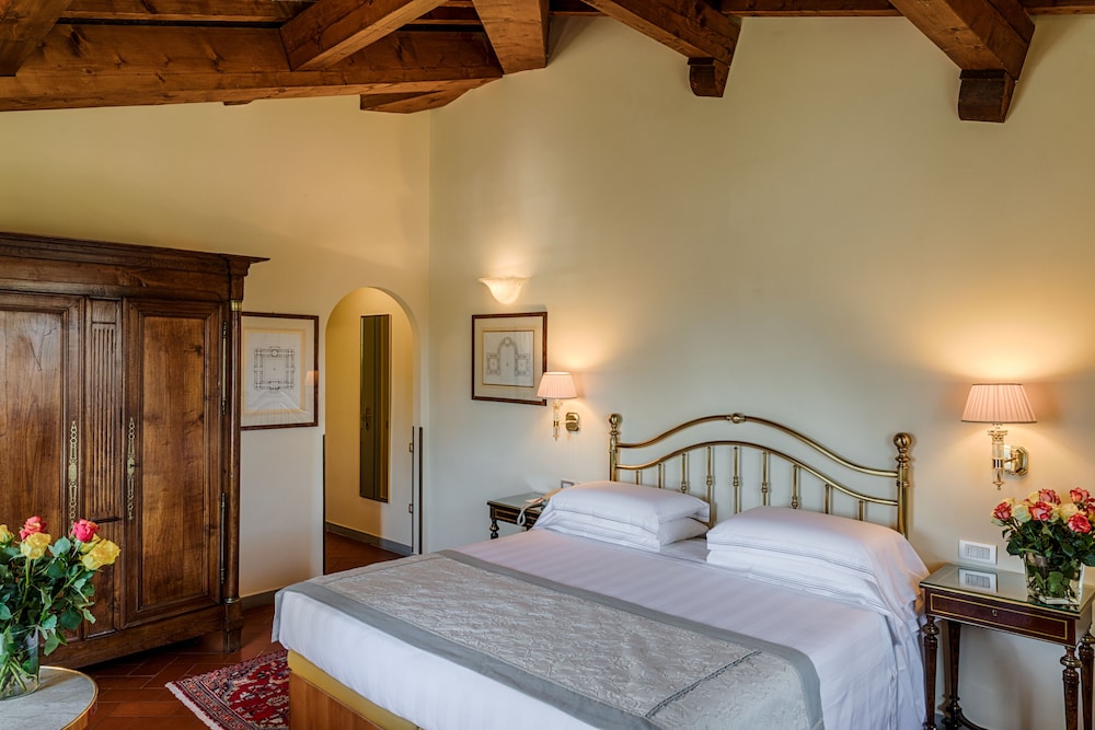 Superior Double Room Single Use thumbnail 6