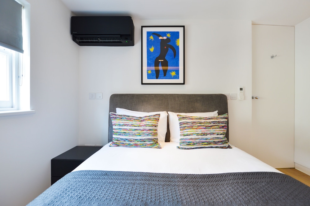 1 Bedroom Deluxe Penthouse photo 2