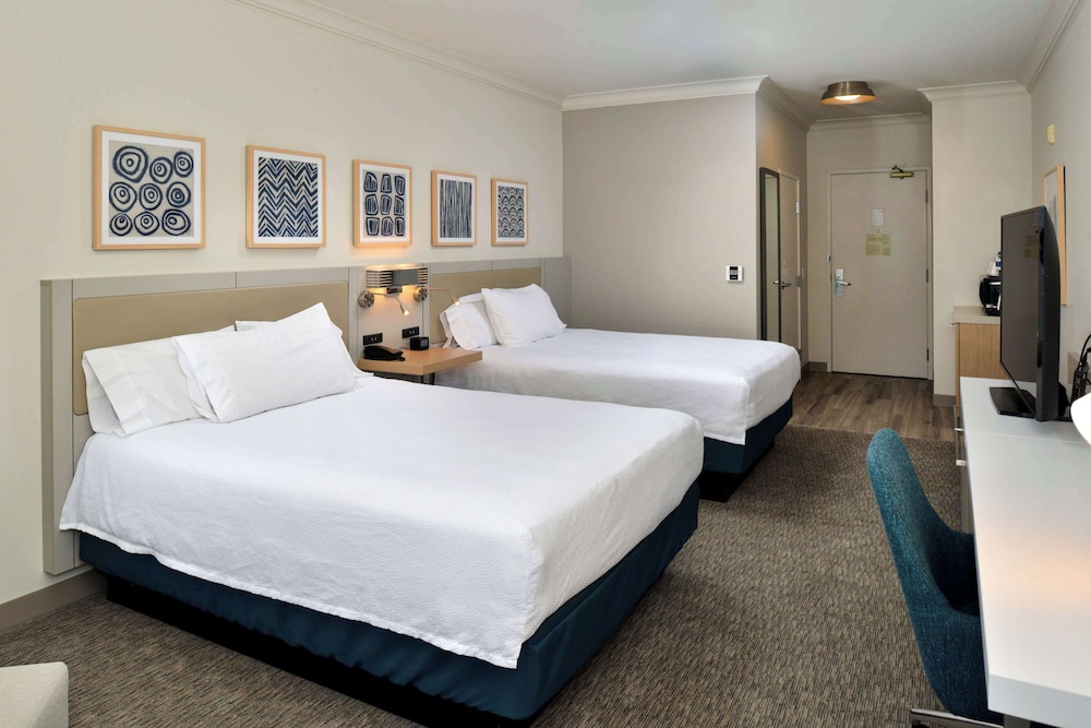 Room, 2 Queen Beds, Accessible, Bathtub - Photo 2