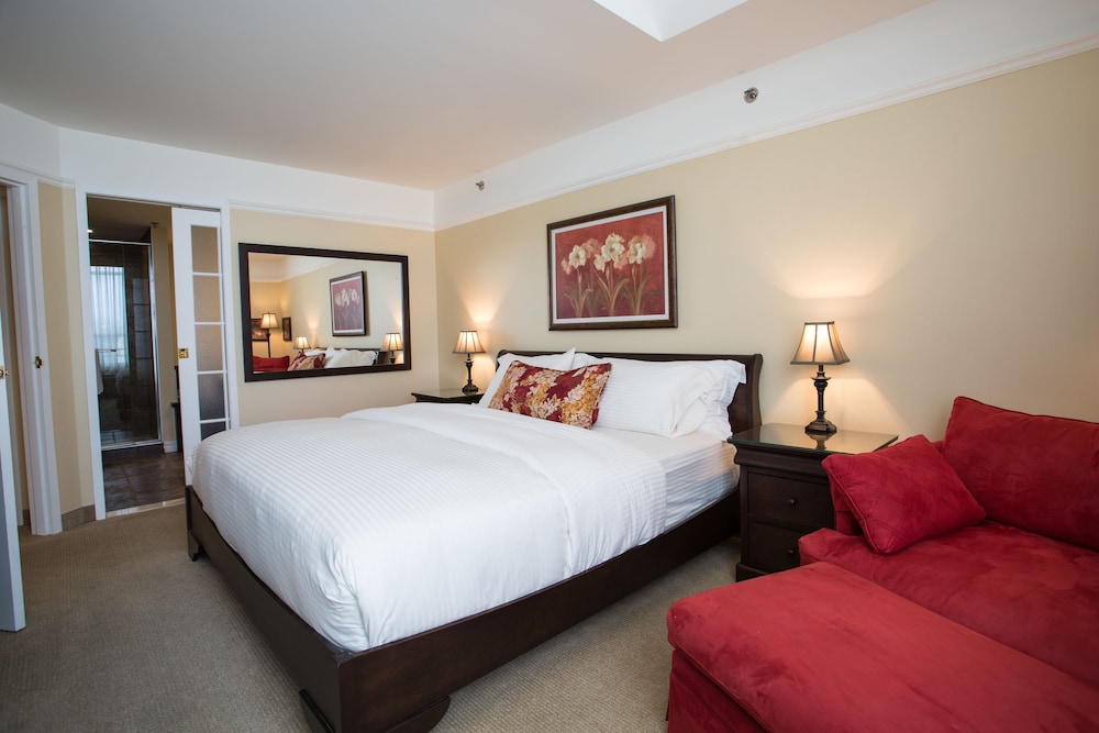 Executive Suite, 1 King Bed With Sofa Bed photo 1