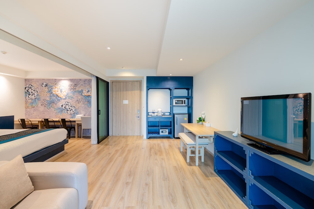 Deluxe Suite, 1 Bedroom +Free Coworking Space photo 2