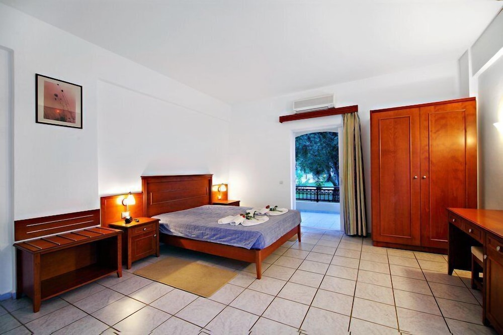 Standard Room photo 2