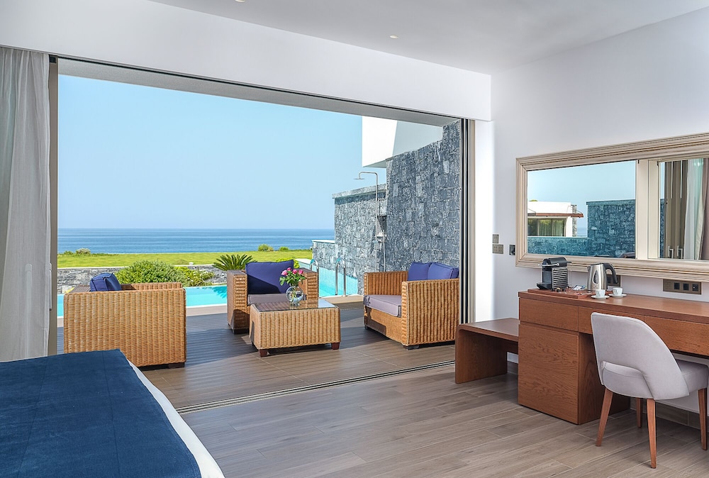 Dream Princess Villa 2 bedrooms, Sea View, Private pool, Outdoor whirlpool, Soul Sauna (2 floors)