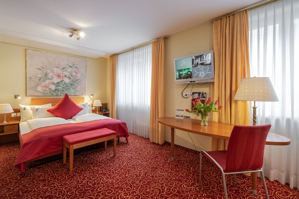 Superior Twin Room, 2 Twin Beds - Photo 13