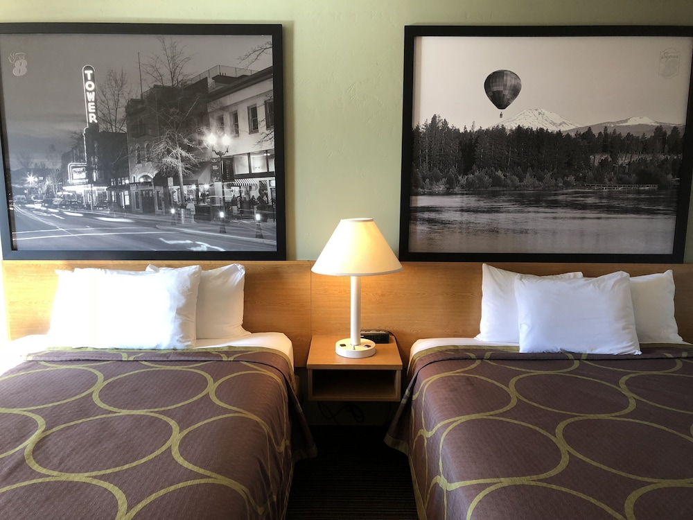 Room, 2 Queen Beds, Non Smoking (Pet Friendly) - Photo 2