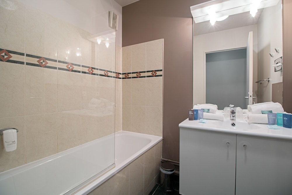 Apartment, 2 Bedrooms, Kitchenette - Photo 3