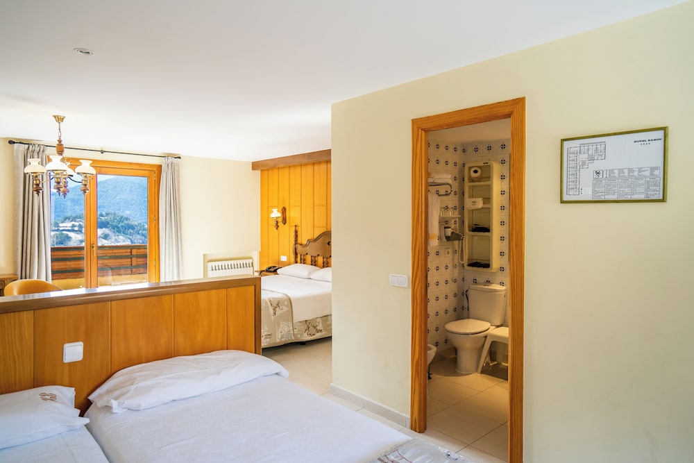 Standard Quadruple Room (2 adults + 2 children) photo 1