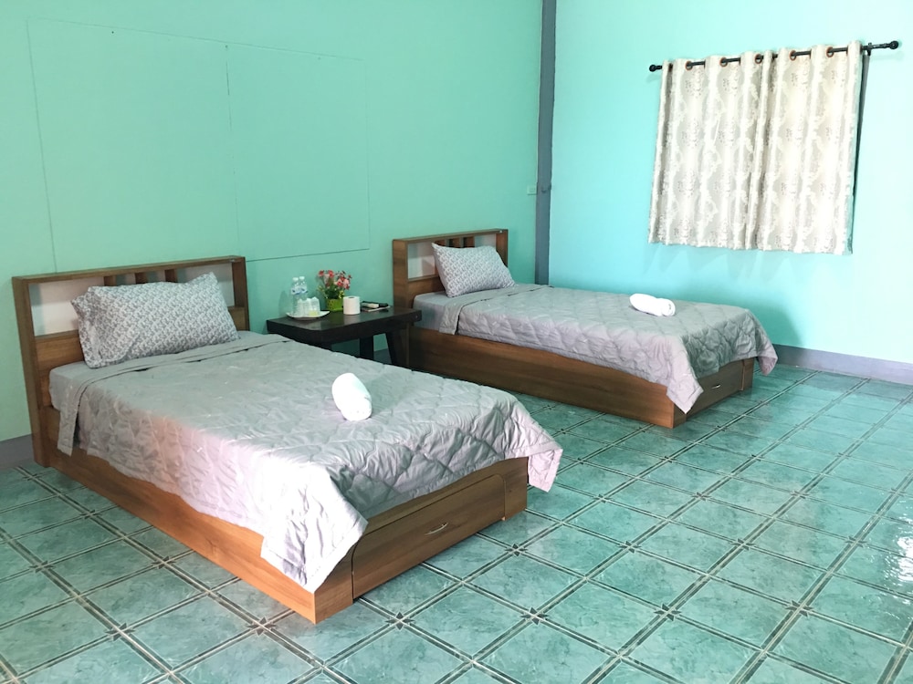 Classic Double or Twin Room, 1 Bedroom, Non Smoking photo 3