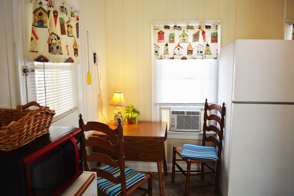 Cottage 4, 1 Bedroom photo 2