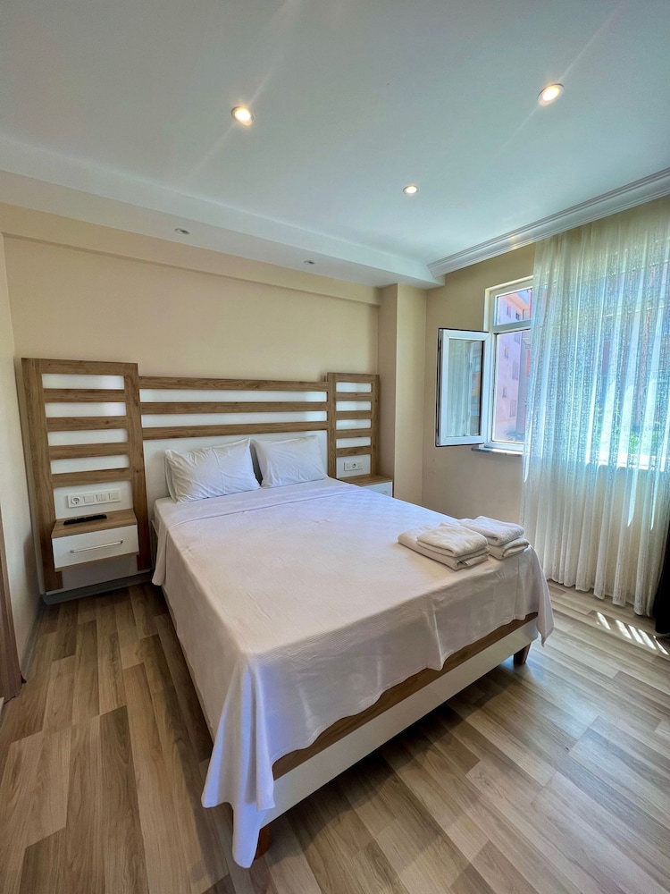 Deluxe Double or Twin Room, 1 Queen Bed, Smoking, Sea View photo 2
