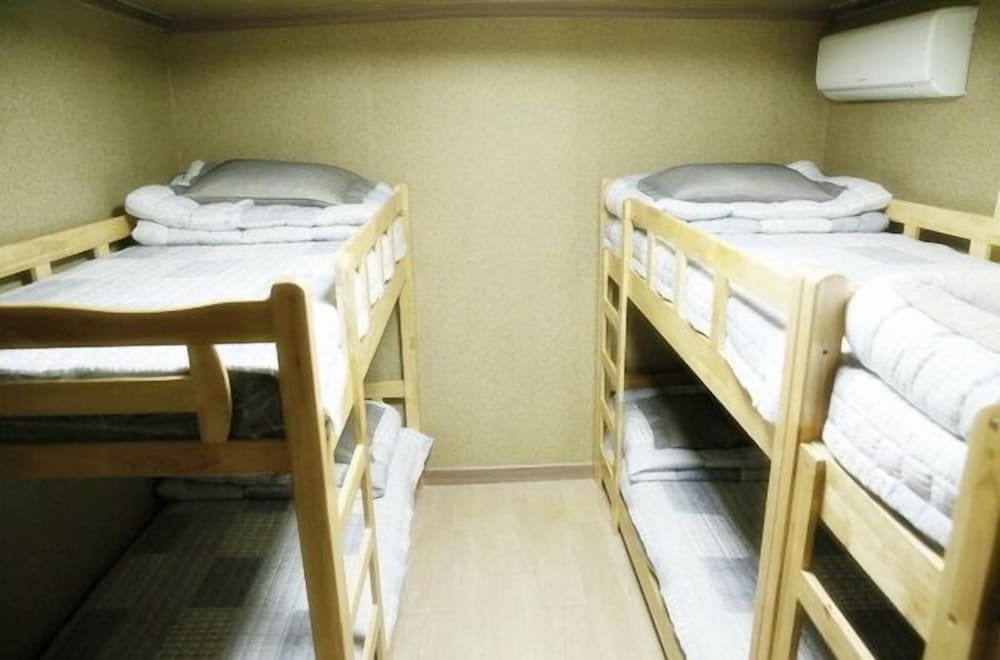 Shared Dormitory, Women only (3 bunk beds) photo 3