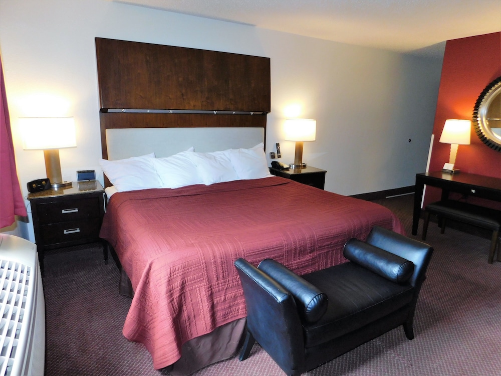 Standard Suite, 1 King Bed, Fireplace photo 1