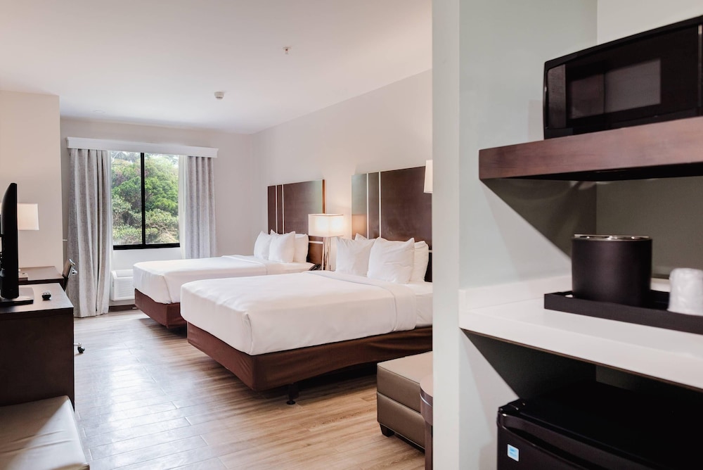 Room, 2 Queen Beds, Non Smoking - Photo 4