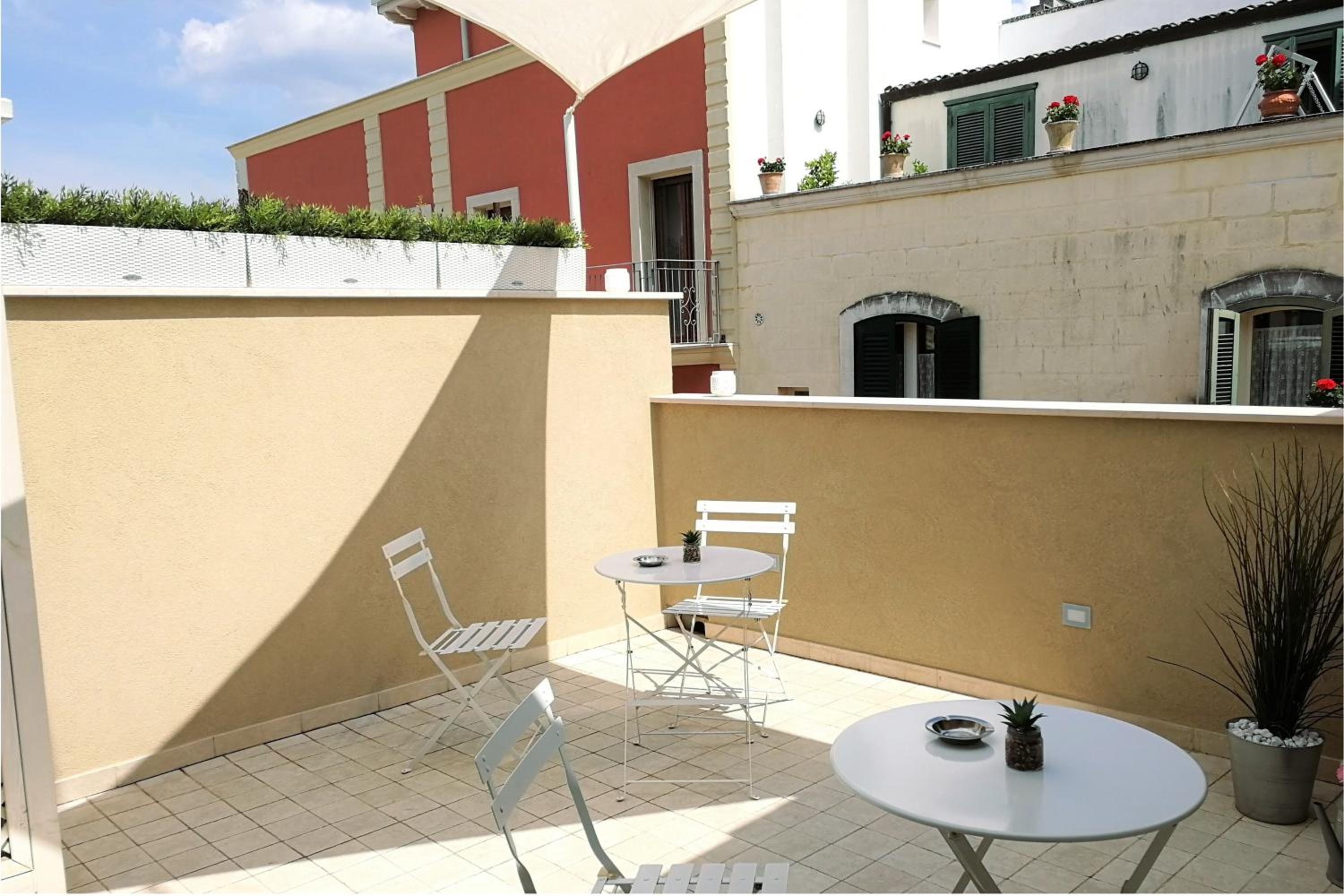 Deluxe Double Room with Terrace with Private Bathroom