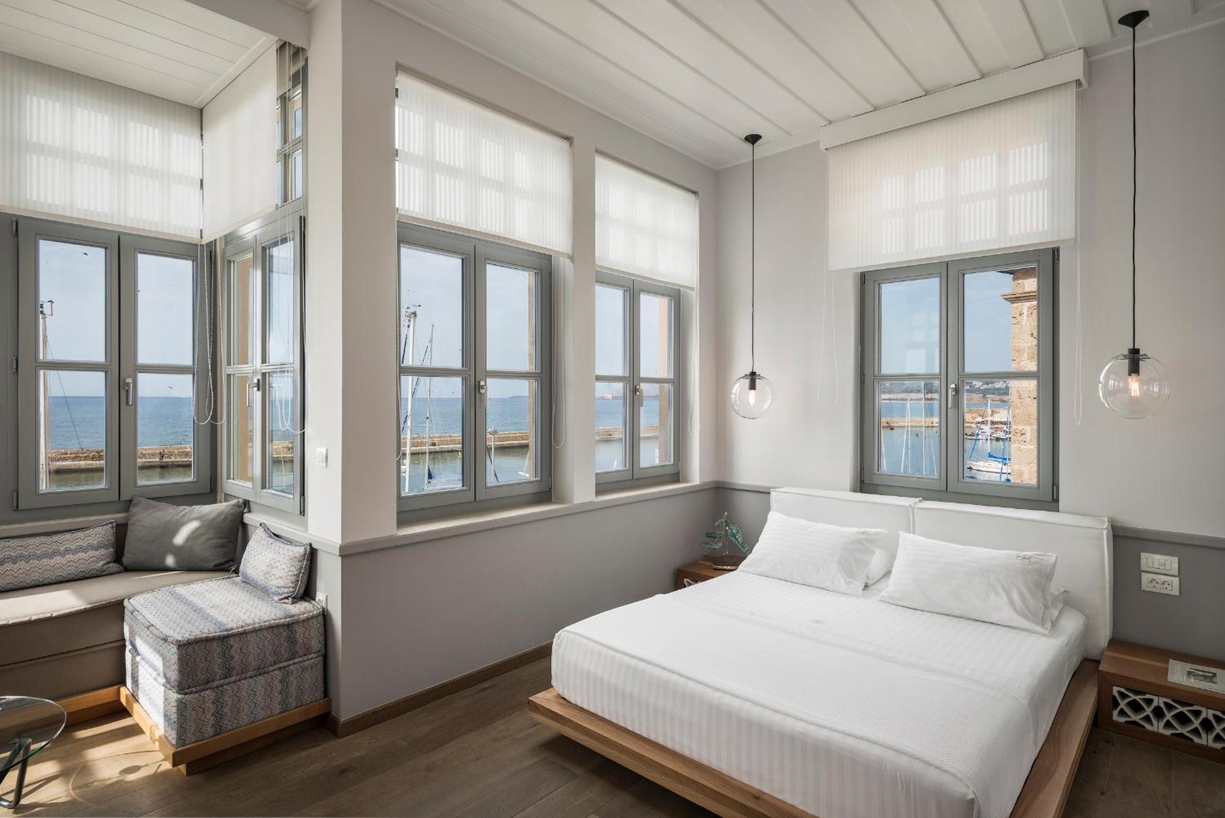 Deluxe Junior Suite with Sea View photo 3