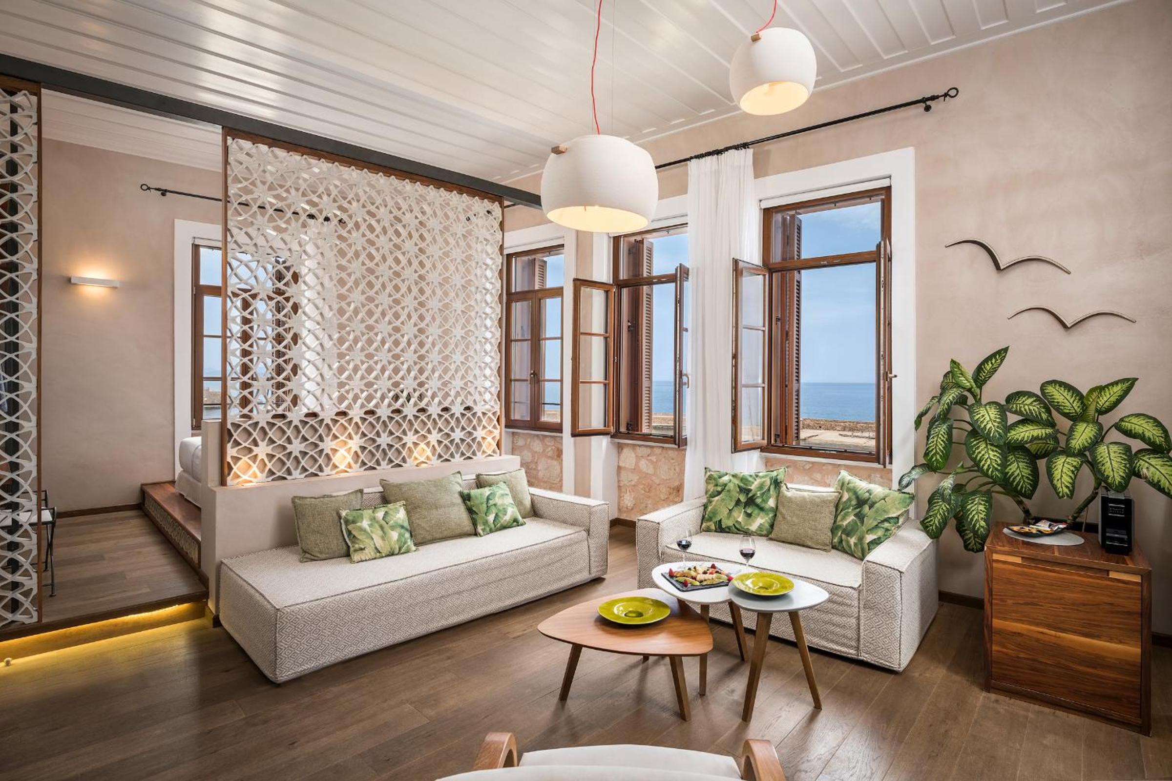 Honeymoon Sea View Suite with Spa Bath & Private Roof Garden 
