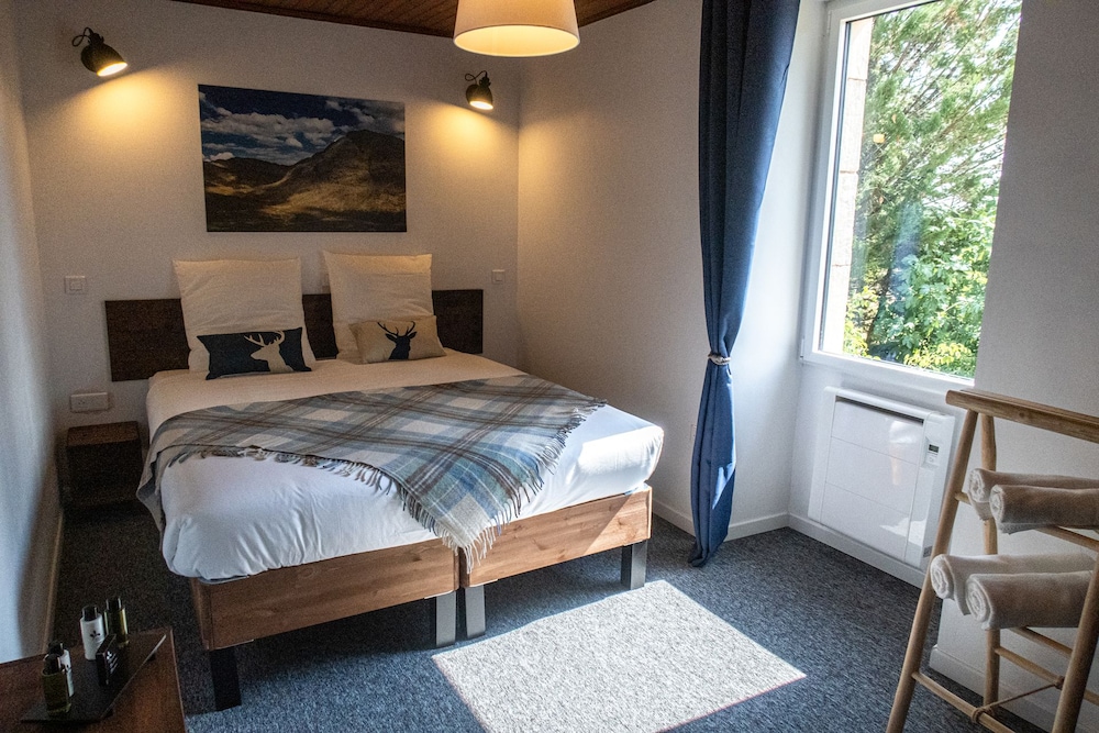 Double Or Twin Room, Garden View (Knoydart) photo 1