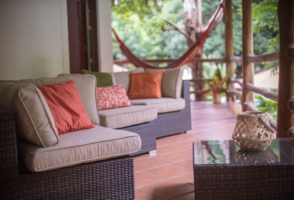 House, 3 Bedrooms, Balcony, Pool View
