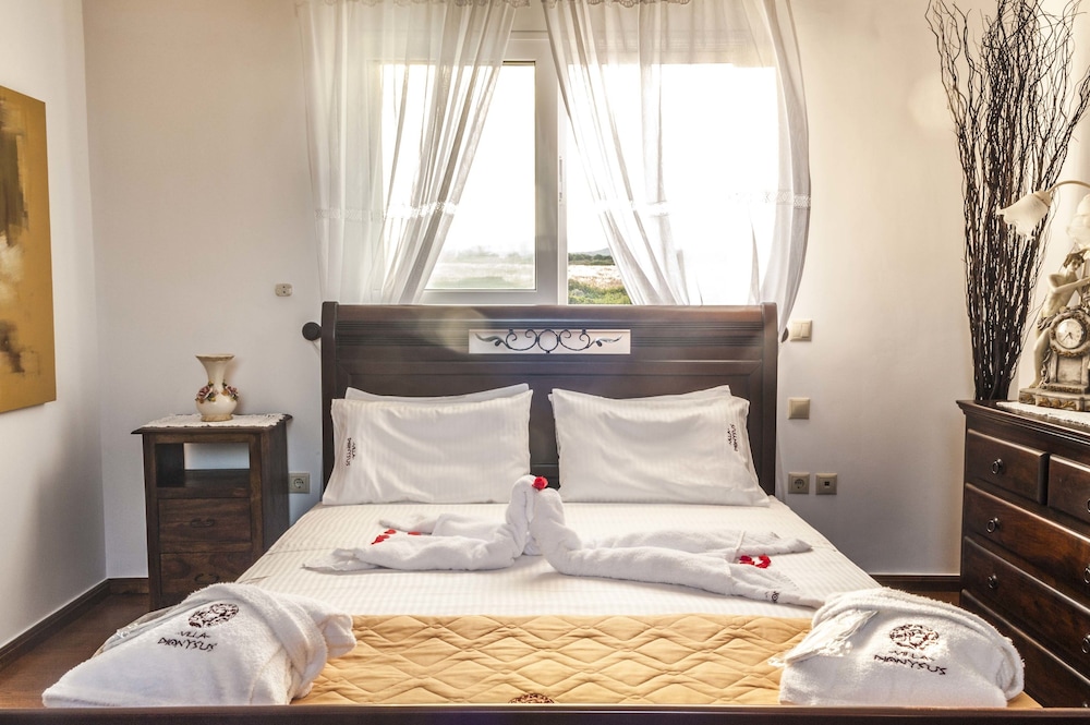 Villa, 4 Bedrooms, Sea View photo 1
