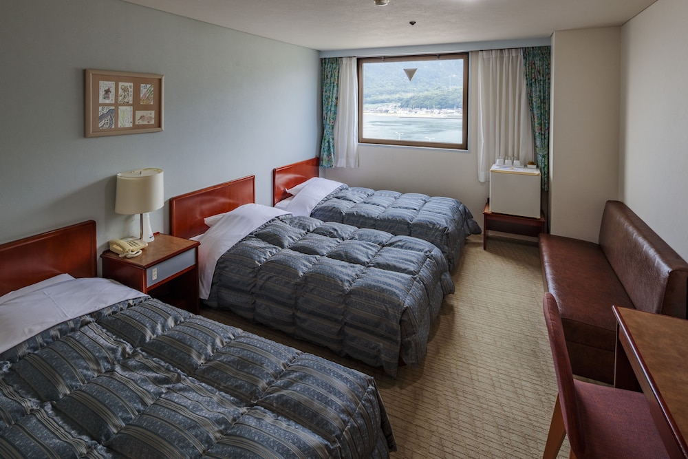 Triple Room, Smoking