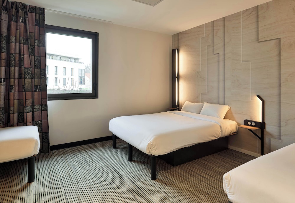 Standard Quadruple Room, Non Smoking - Photo 1