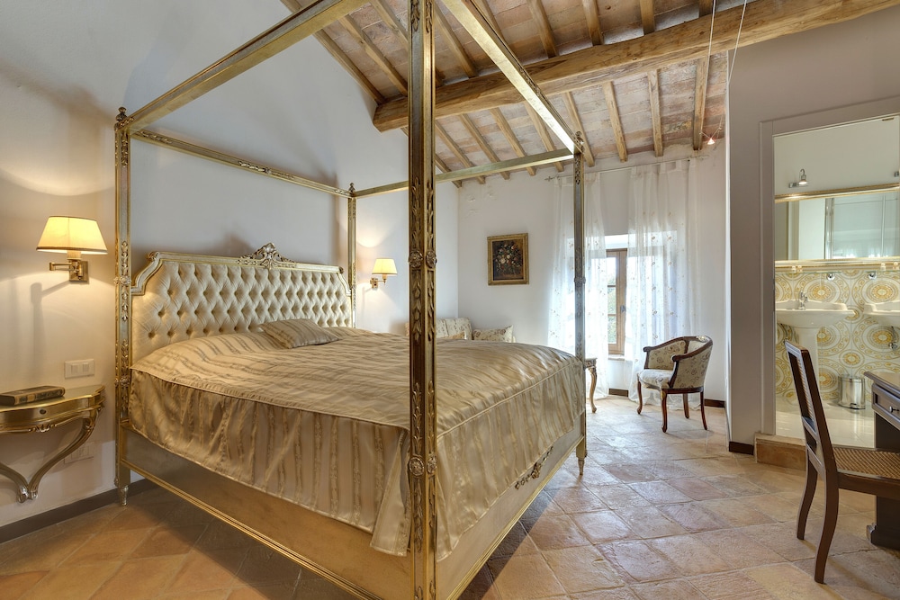 Comfort Triple Room, 1 Queen Bed With Sofa Bed photo 1