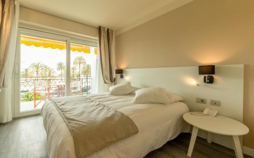 Double Room with Sea View and Balcony photo 3