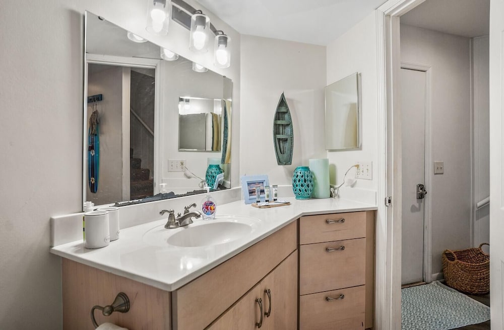 Condo, Multiple Beds, Balcony, Pool View (322 Captain John Fripp VIlla) photo 3