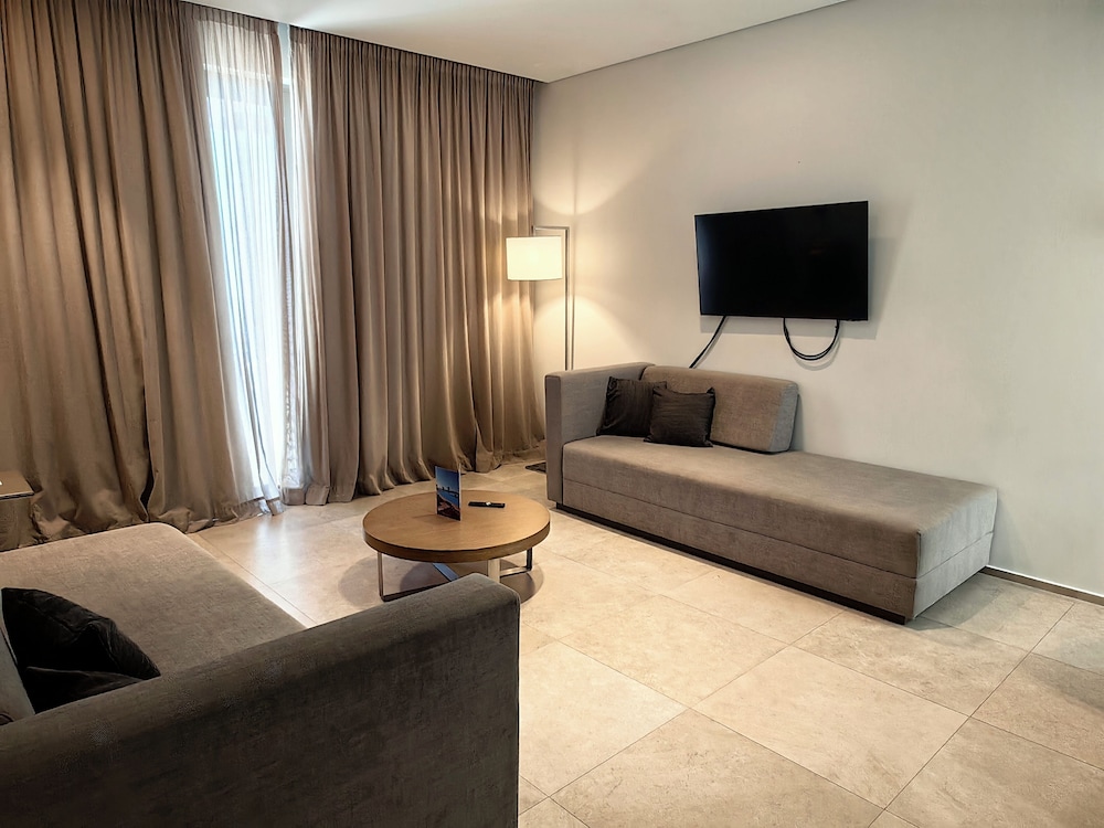 Executive Suite with Two Bedrooms Swim-up with Sharing Pool - Photo 12