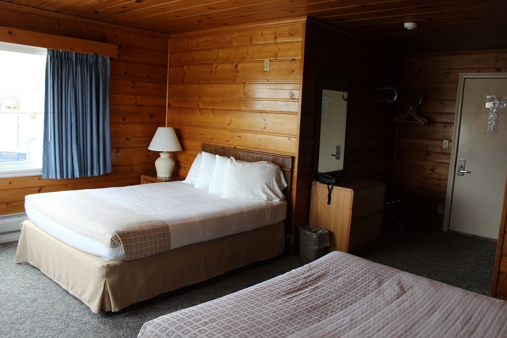 Room, 2 Queen Beds, Non Smoking (Waterfront)