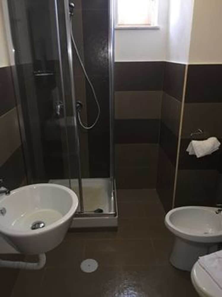Standard Single Room photo 2