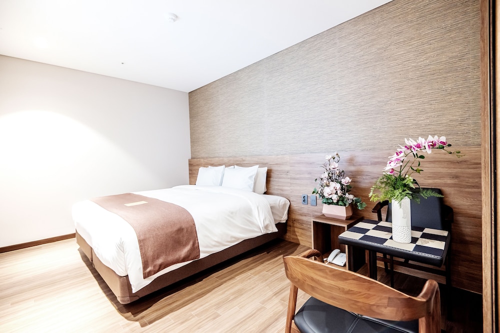 Premier Room (Suite)
