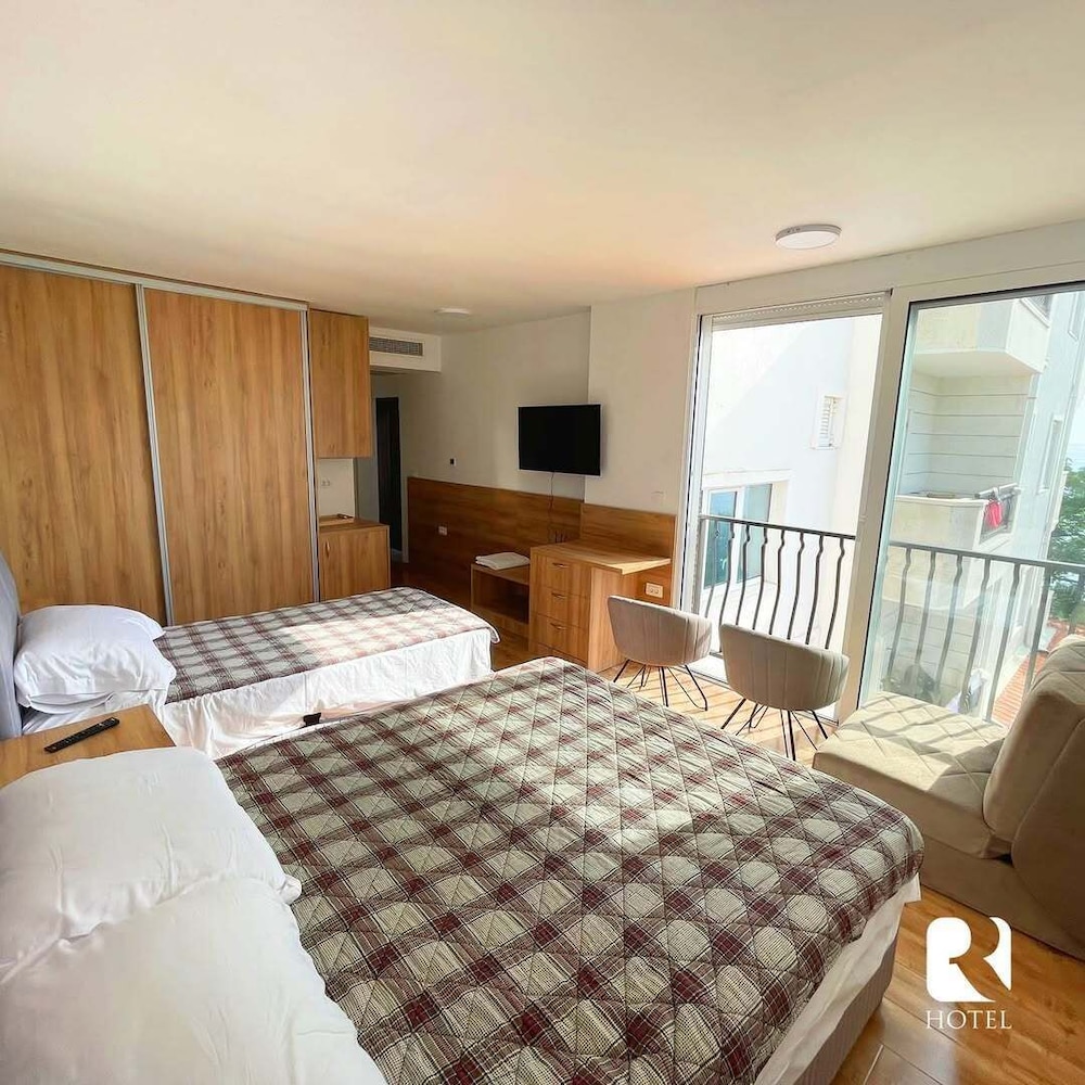 Deluxe Triple Room, Sea View photo 3