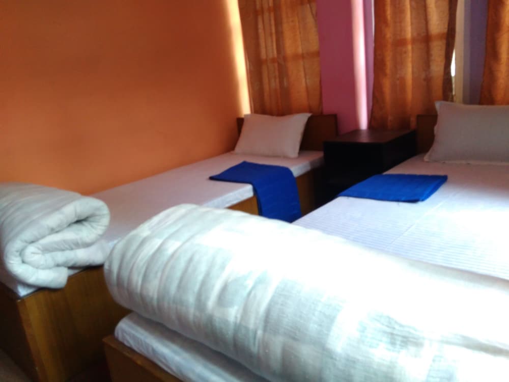 Basic Twin Room photo 1