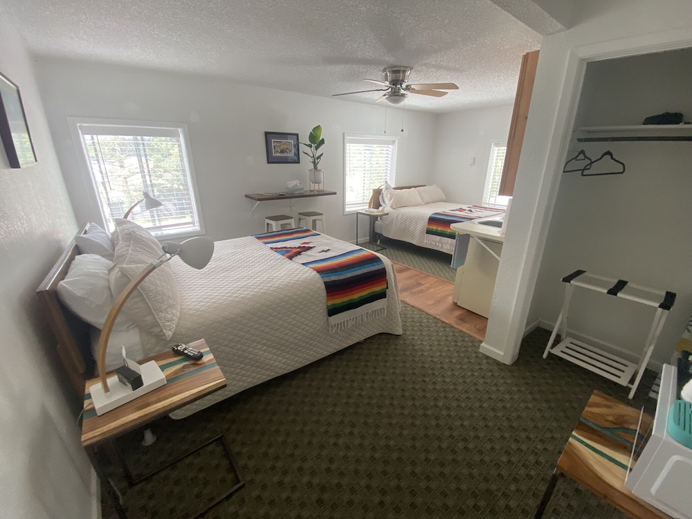 Standard Double Room, 2 Queen Beds