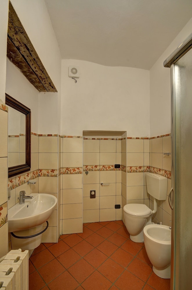 Luxury Apartment, 2 Queen Beds, Non Smoking (4 PAX) photo 2