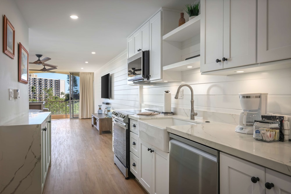 Premium Studio, Ocean View (Full Kitchen) - Photo 3