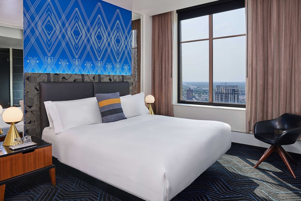 Suite, 1 King Bed - Photo 2