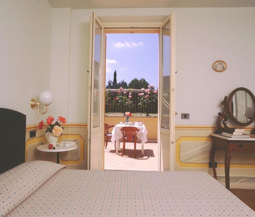 Superior Triple Room, Terrace - Photo 2