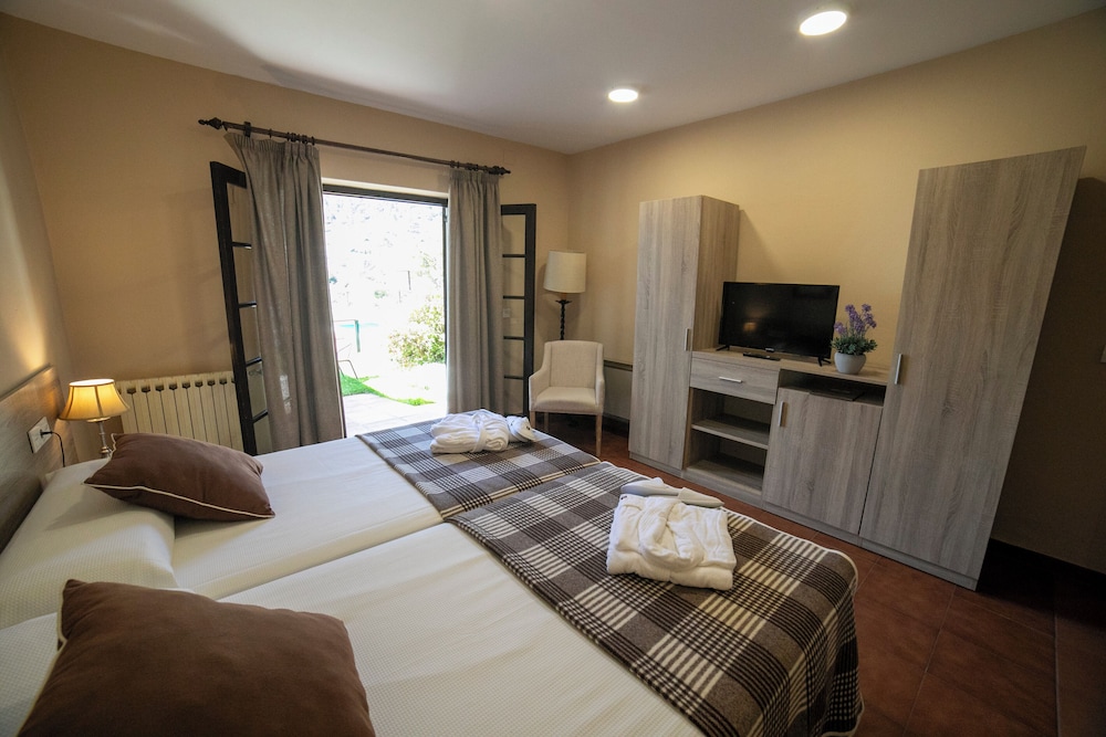 Double Room with Balcony and View photo 2