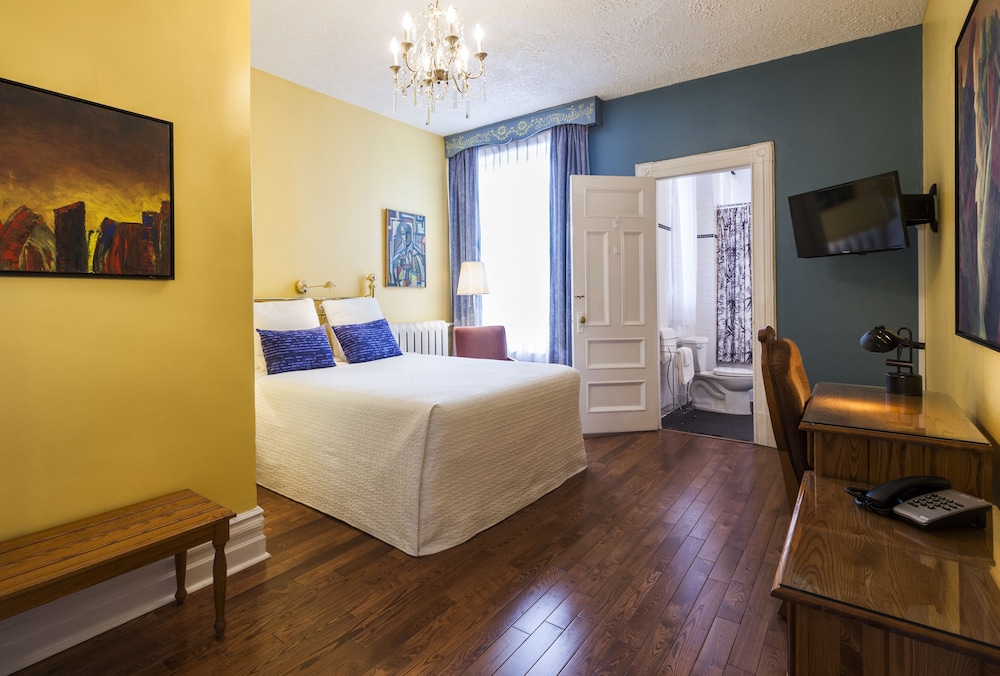 Standard Room, 1 Queen Bed