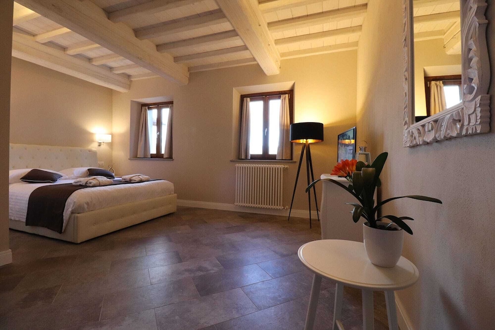 Classic Apartment, 1 Queen Bed with Sofa bed, Non Smoking, Pets Not Allowed photo 1