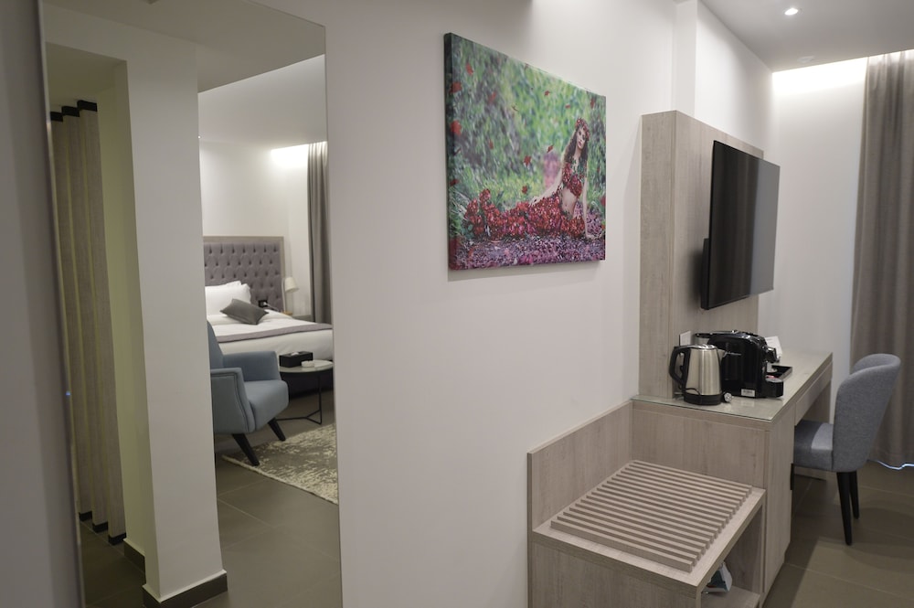 Business Room, 1 Bedroom - Photo 5