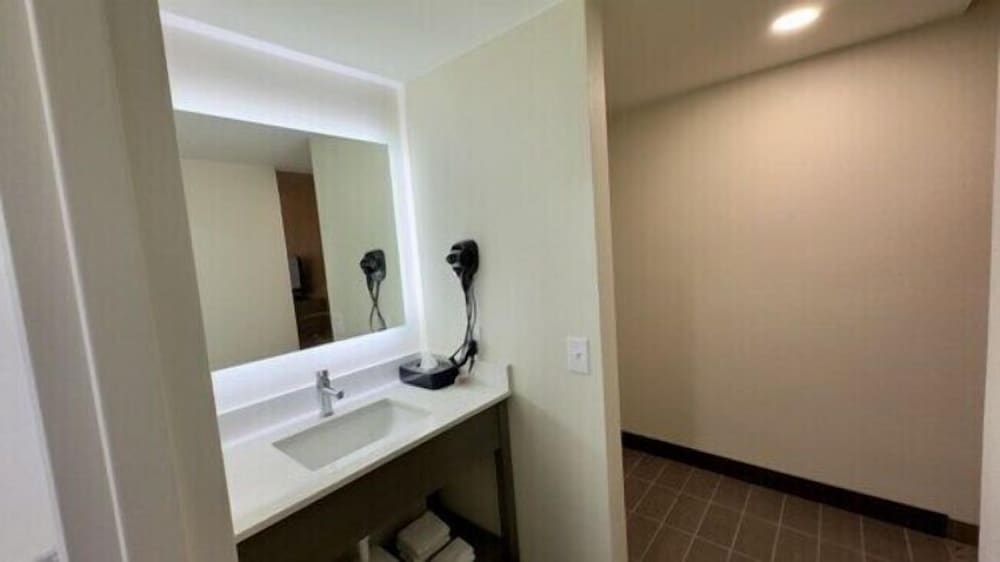 Standard Room, 2 Double Beds, Non Smoking - Photo 2