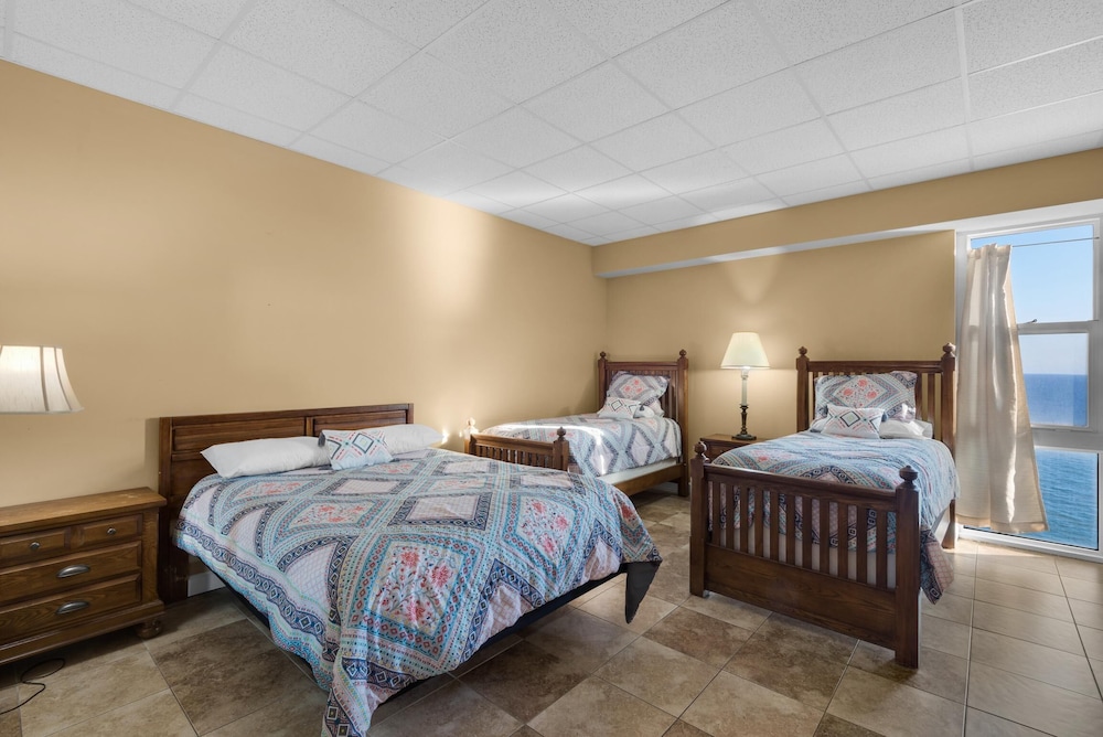 Apartment, Multiple Beds (Sans Souci unit 706) photo 3