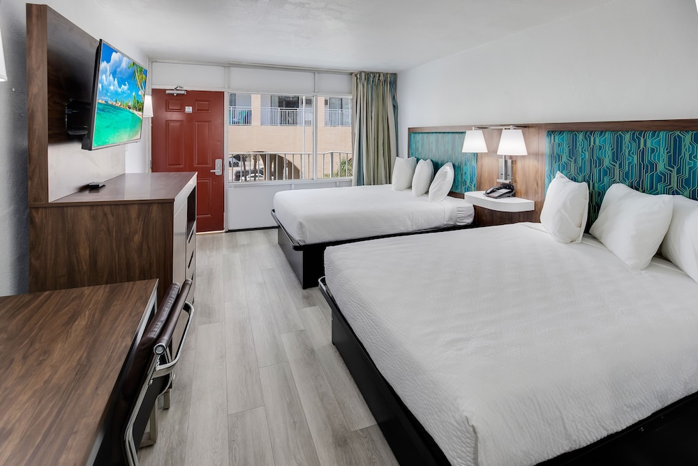 Partial Ocean View, 2 Queen Beds, Non Smoking  (Newly Remodeled) photo 1