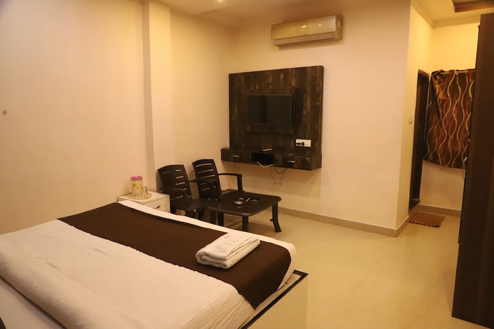 Premium Room - Photo 9