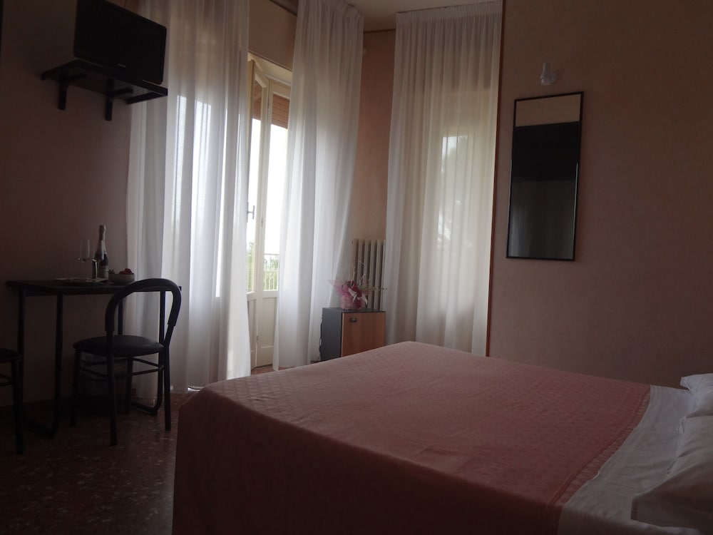 Family Quadruple Room, 2 Bedrooms photo 3